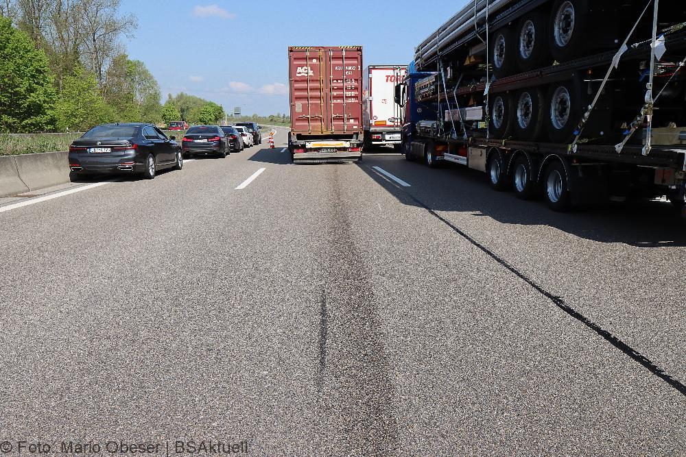 Unfall A8 Motorrad Transporter 09052022