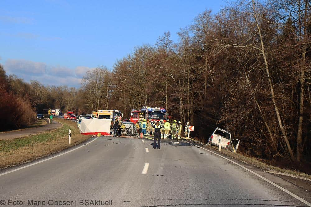 Am heutigen Freitagnachmittag, 19.01.2024, ereignete sich auf der Staatsstraße 2509, zwischen Leipheim und Unterfahlheim gegen 14.45 Uhr ein Verkehrsunfall mit schweren Folgen.