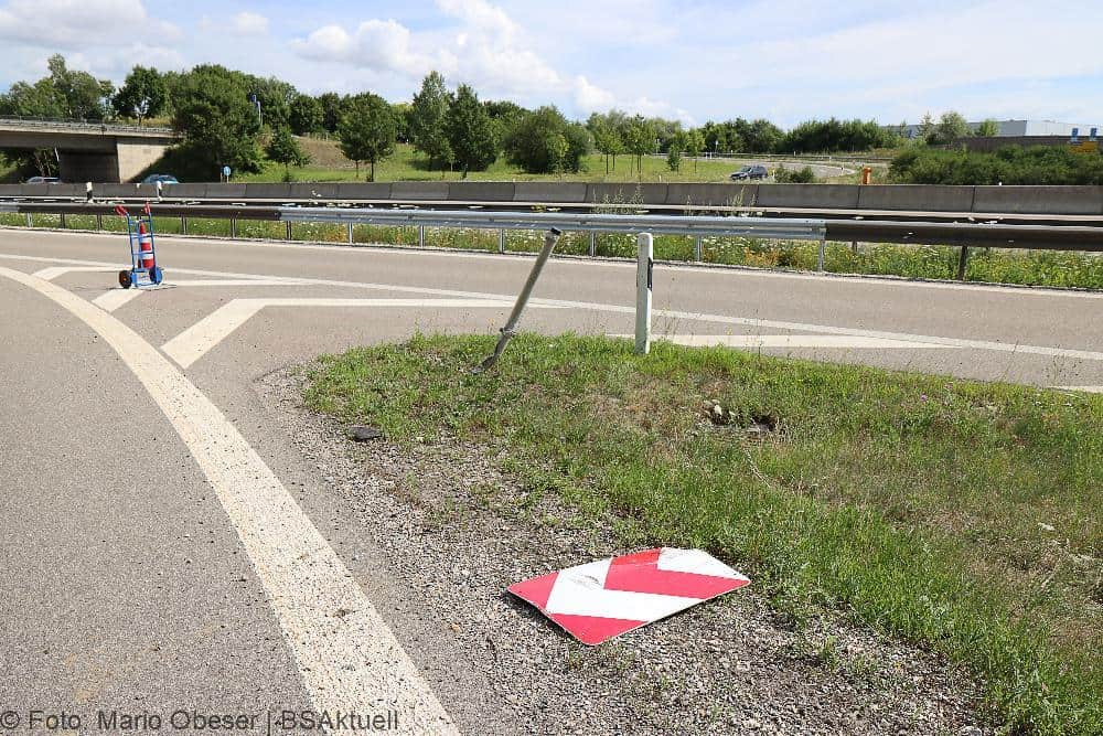 Unfall A8 AS Leipheim Ausfahrt 09072022