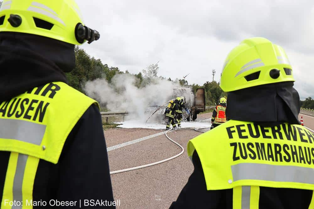 Fahrzeugbrand A8 Zusmarshausen Burgau 29092022