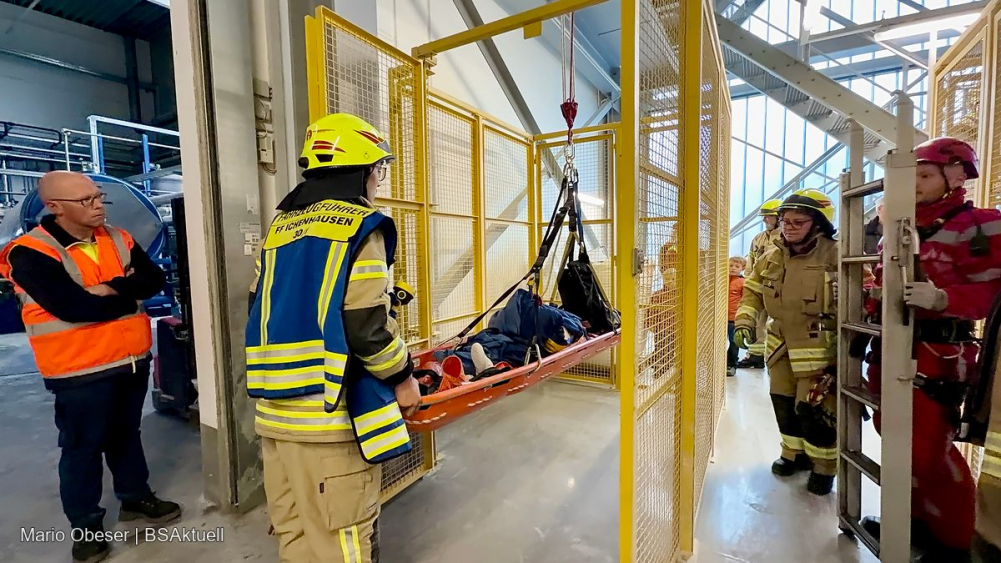 Übung Freiwillige Feuerwehr Ichenhausen und der Rettungsdienst 