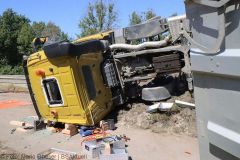 Muldenkipper kippt Gundremmingen 04082022 16