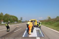 Unfall A8 Motorrad Transporter 09052022 23
