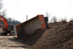 Günzburg - Lkw kippt Baustelle Bahnbrücke 21032022 6