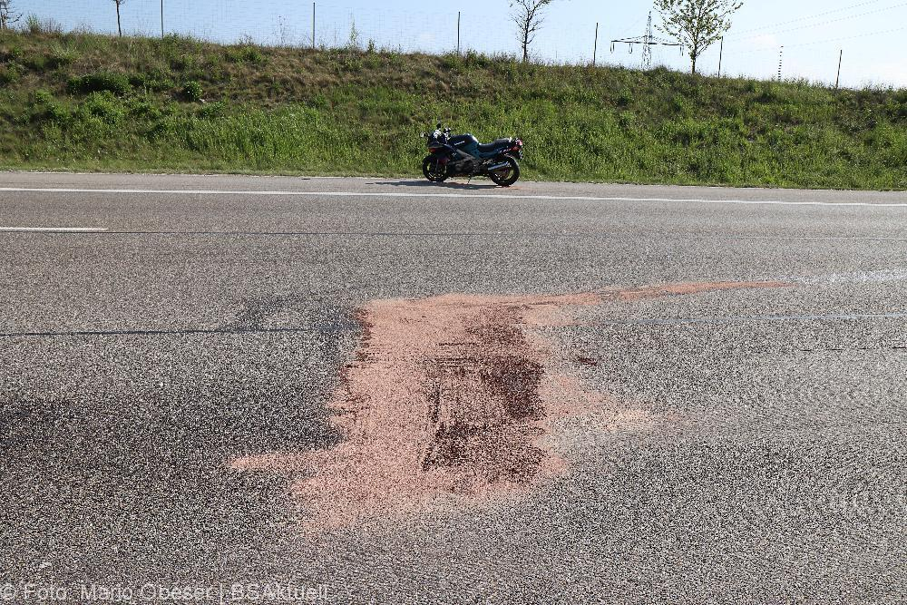 Unfall A8 Motorrad Transporter 09052022