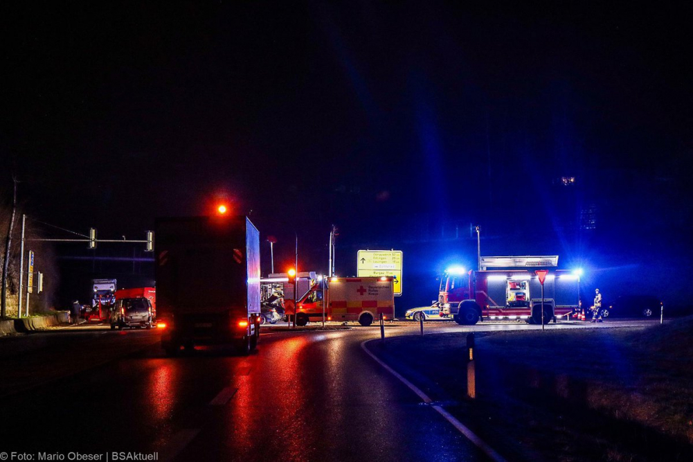Am Dienstagabend, den 4. Februar 2025, ereignete sich gegen 17 Uhr ein Verkehrsunfall auf der Bundesstraße 16 bei Günzburg.