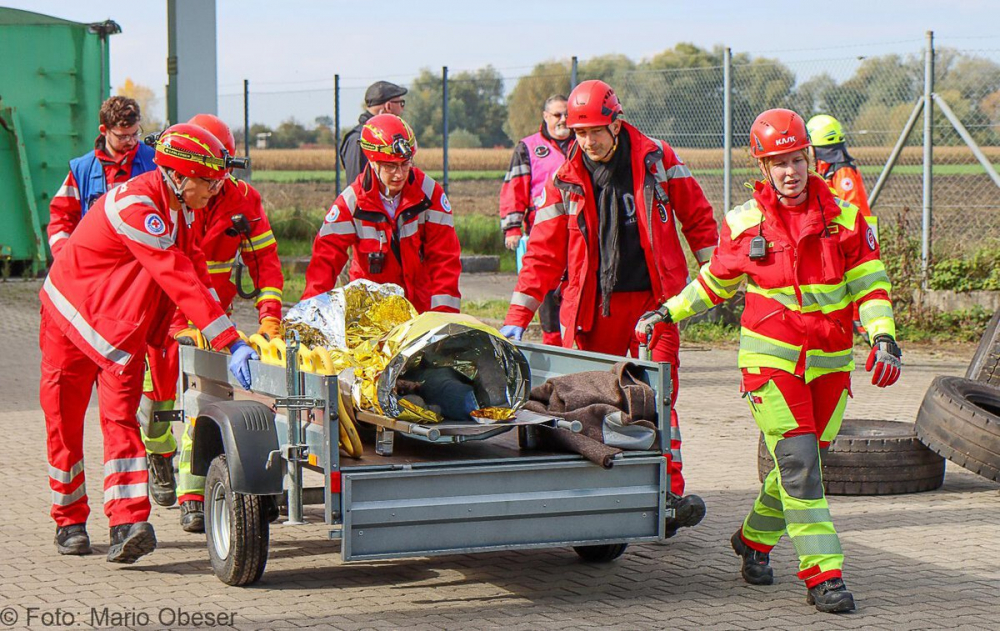 Große Katastrophenschutz-Übung bei Firma Rigdon in Günzburg