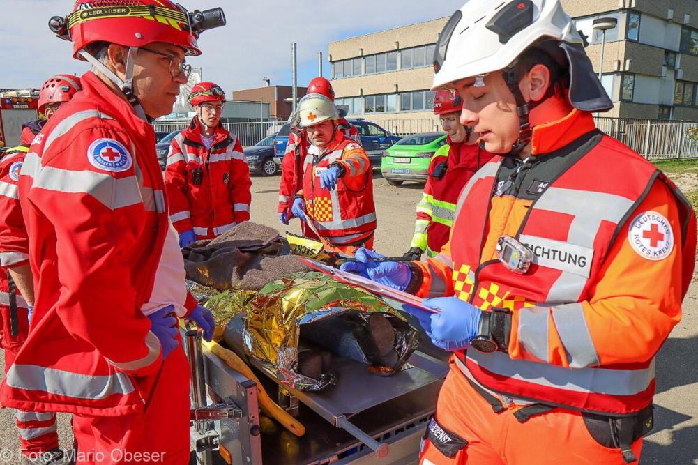 Große Katastrophenschutz-Übung bei Firma Rigdon in Günzburg