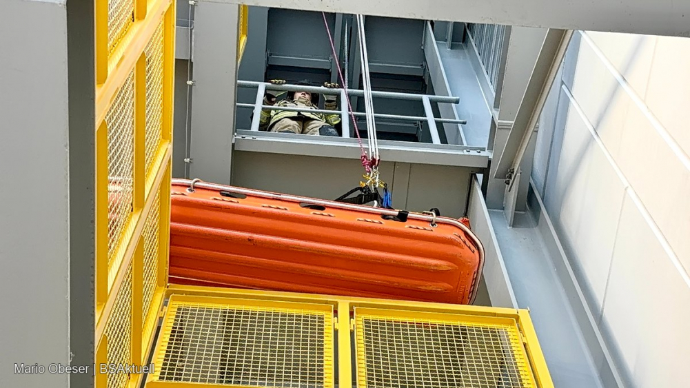 Übung Freiwillige Feuerwehr Ichenhausen und der Rettungsdienst 