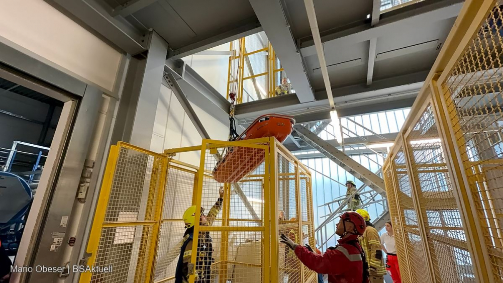 Übung Freiwillige Feuerwehr Ichenhausen und der Rettungsdienst 