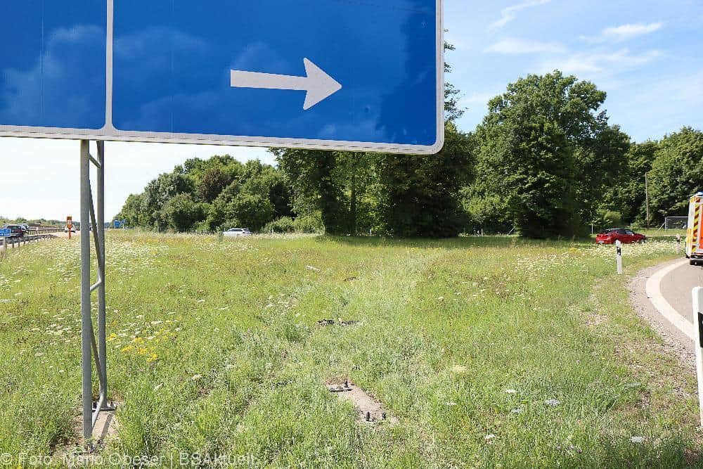 Unfall A8 AS Leipheim Ausfahrt 09072022