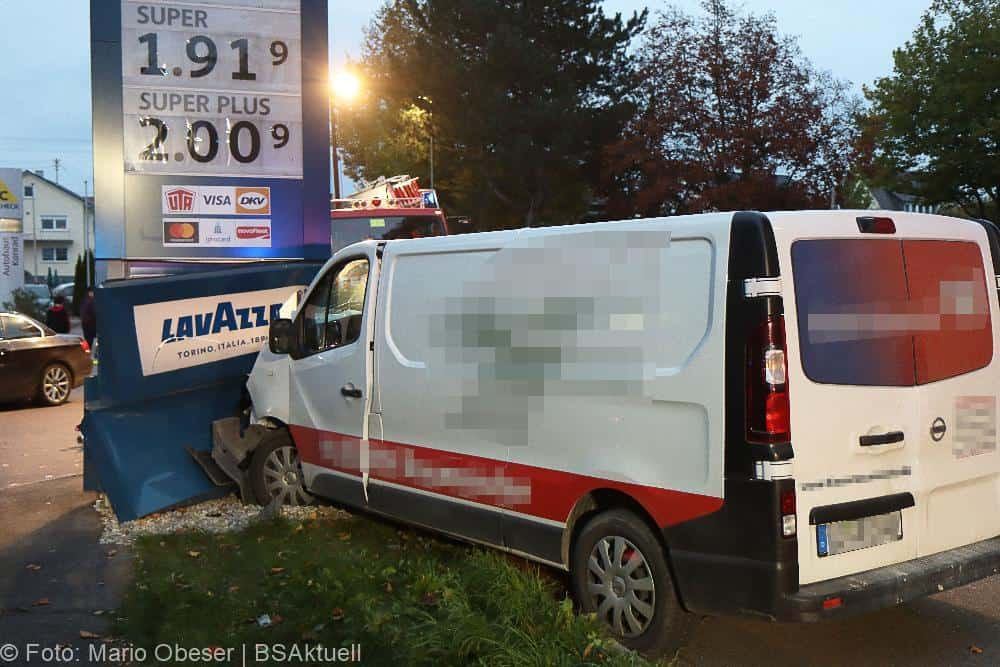 Unfall Ichenhausen Tankstelle 