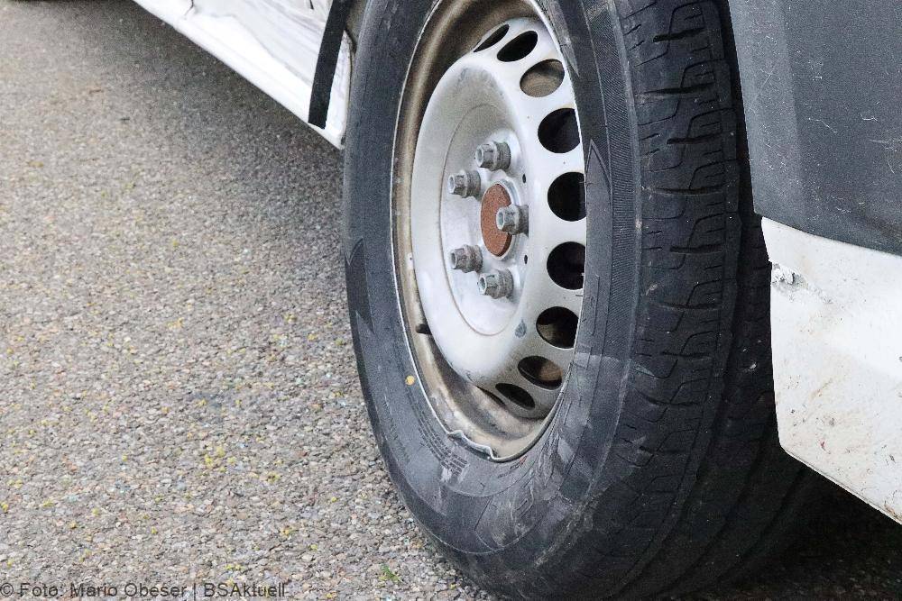 Unfall A8 Ulm-Juningen Sicherungsanhaenger 2505202