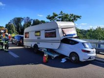 Unfall A8 Leipheim Wohnwagen 12082022 5