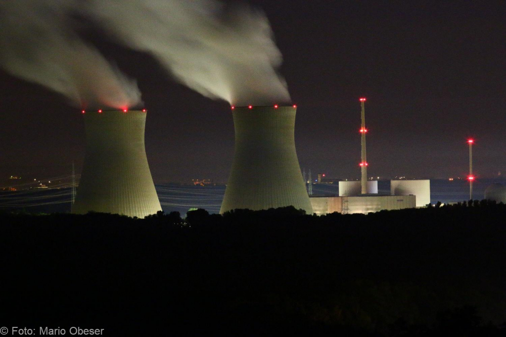 Die Kühltürme des Kernkraftwerk Gundremmingen im Jahr 2015