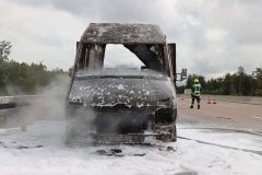 Fahrzeugbrand A8 Zusmarshausen Burgau 29092022 9